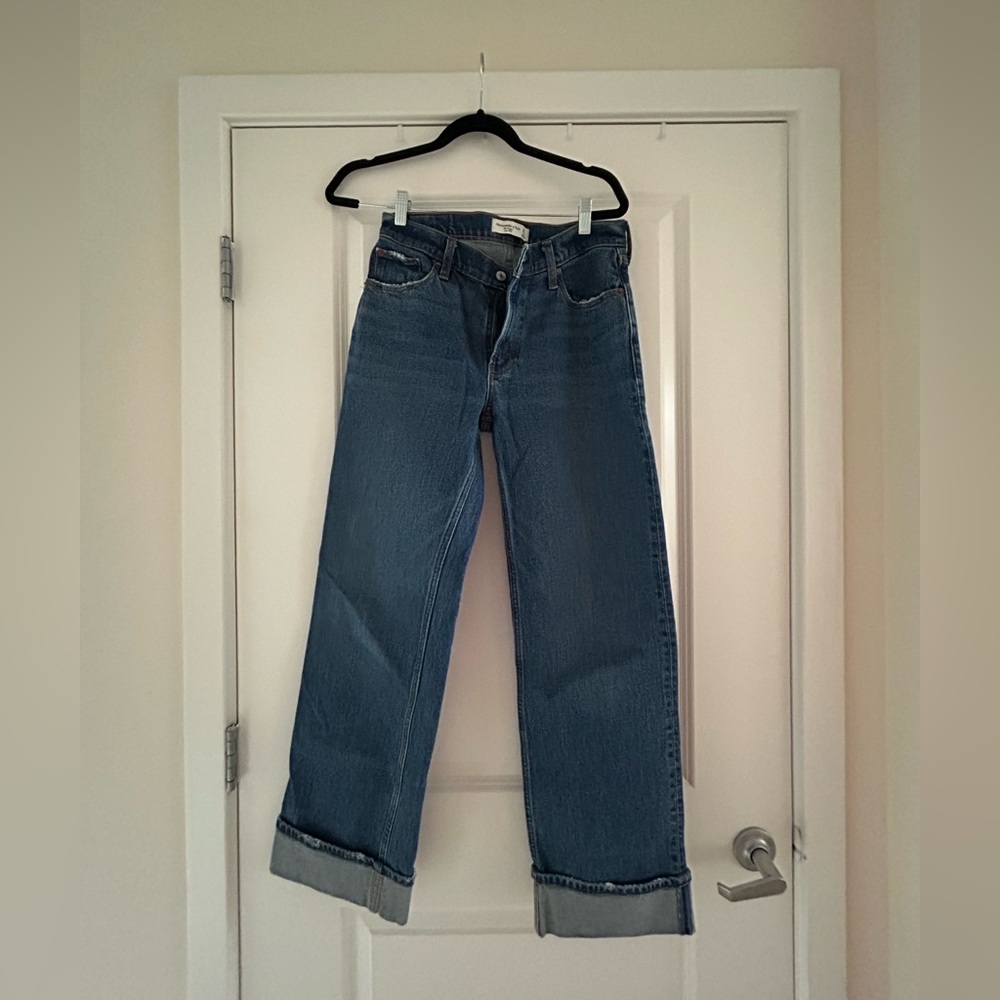 Abercrombie & Fitch “The Baggy”